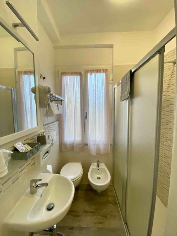 Hotel Monna Lisa Procchio  Bagian luar foto