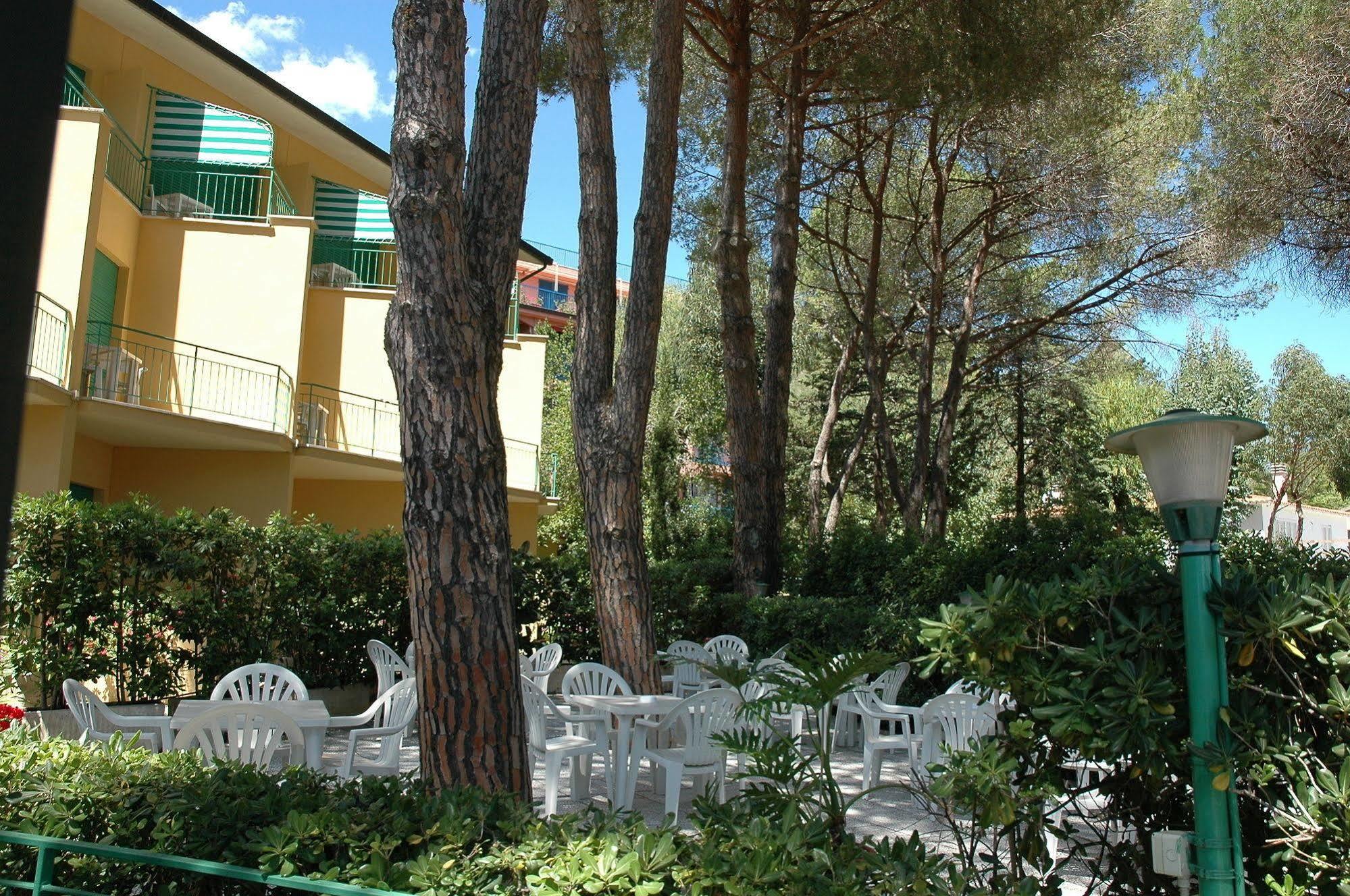 Hotel Monna Lisa Procchio  Bagian luar foto